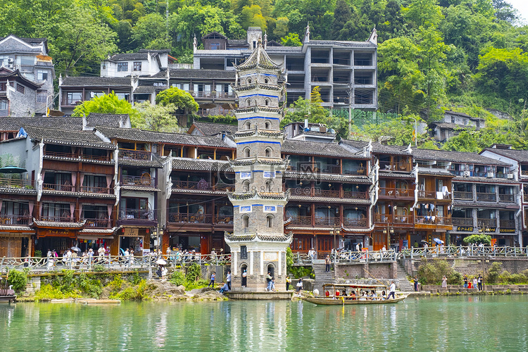 城市中午凤凰古城万名塔景区无人