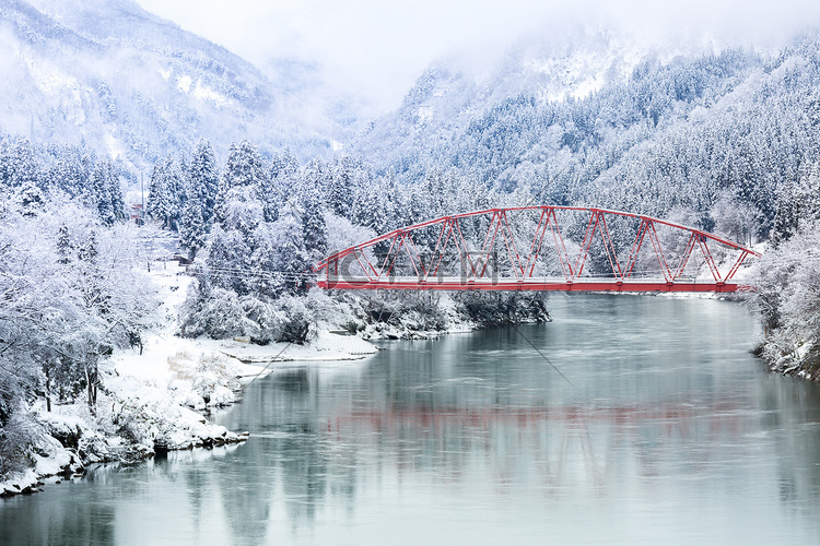 赤桥与冬季景观