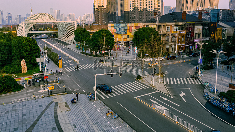 武汉城市交通夕阳交通汉街俯拍摄