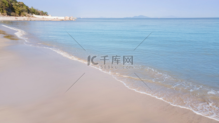 沙滩夏天大海海边度假摄影图配图