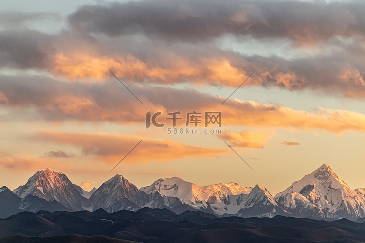 文艺冬天大自然雪山