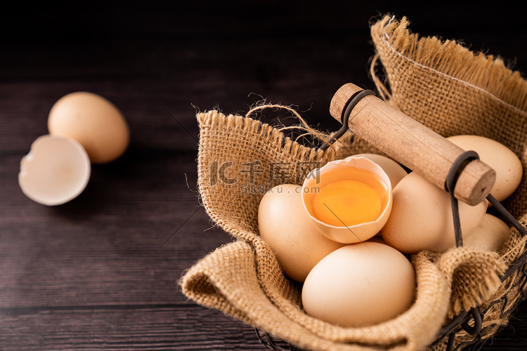 食品鸡蛋鲜蛋营养食材摄影图配图