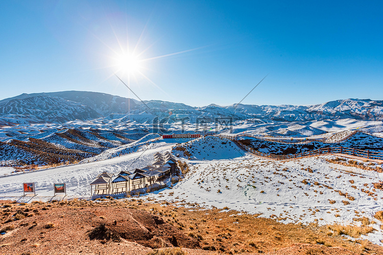 甘肃张掖晴天平山湖大峡谷雪景摄