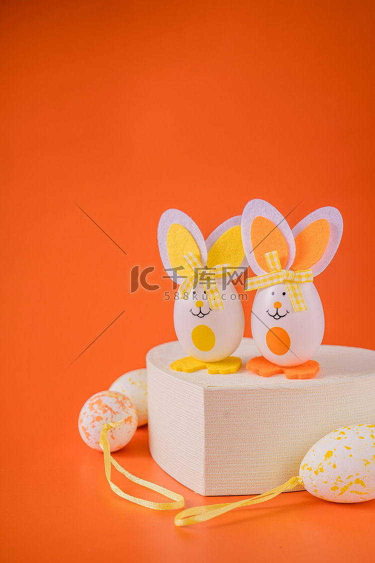 可爱兔子复活节复活蛋摆拍摄影图