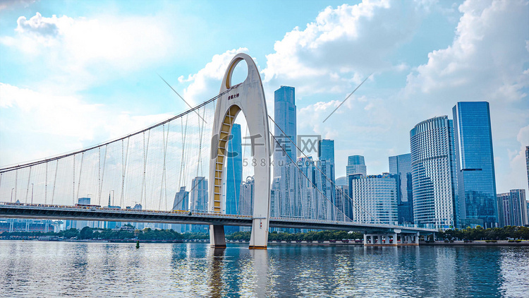 大气蓝广州地标猎德大桥城市车流