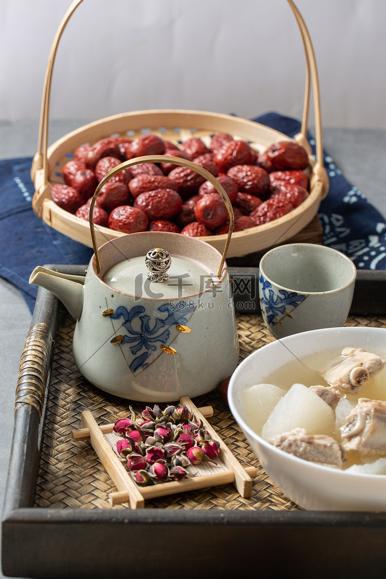 红色红枣养身喝茶中式摄影图配图