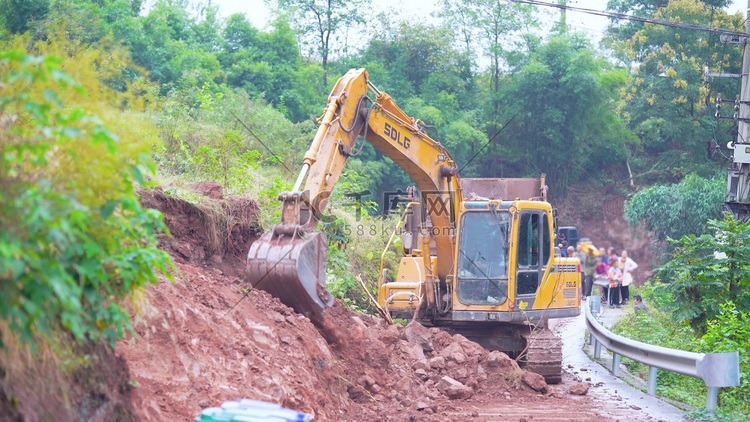 实拍道路抢险救援新闻素材