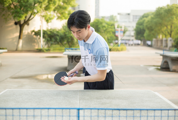 球拍运动帅哥男生学校摄影图配图