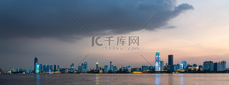 武汉城市夜景夕阳建筑群江滩全景