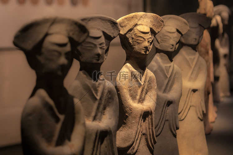 南京博物院六朝陶俑展品摄影图配
