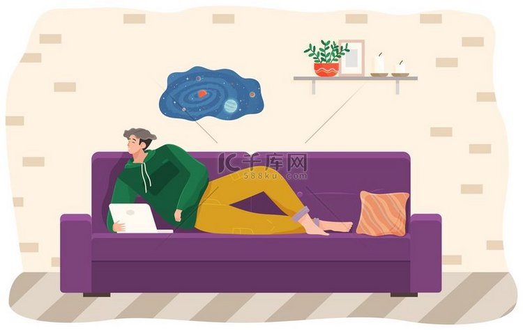 男人躺在沙发上用电脑，拿着笔记