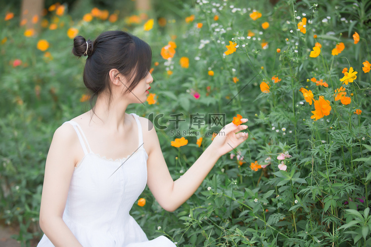 学生美女少女文艺可爱摄影图配图