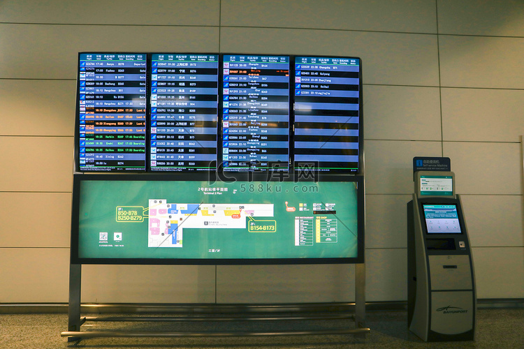 机场傍晚显示屏指示自动机摄影图