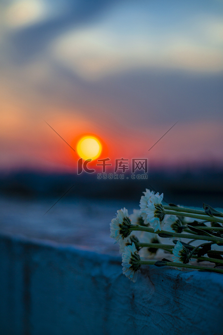 风景夕阳夕阳天台无摄影图配图