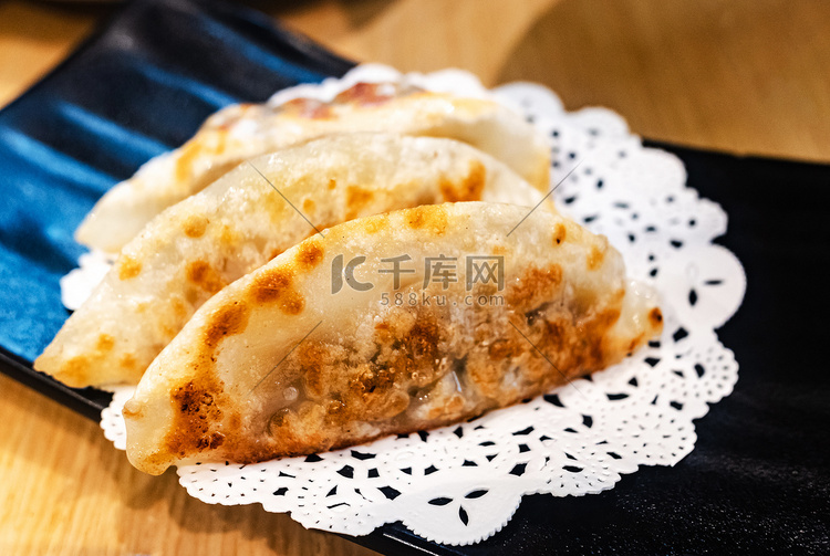 饺子美食食品煎饺小吃摄影图配图