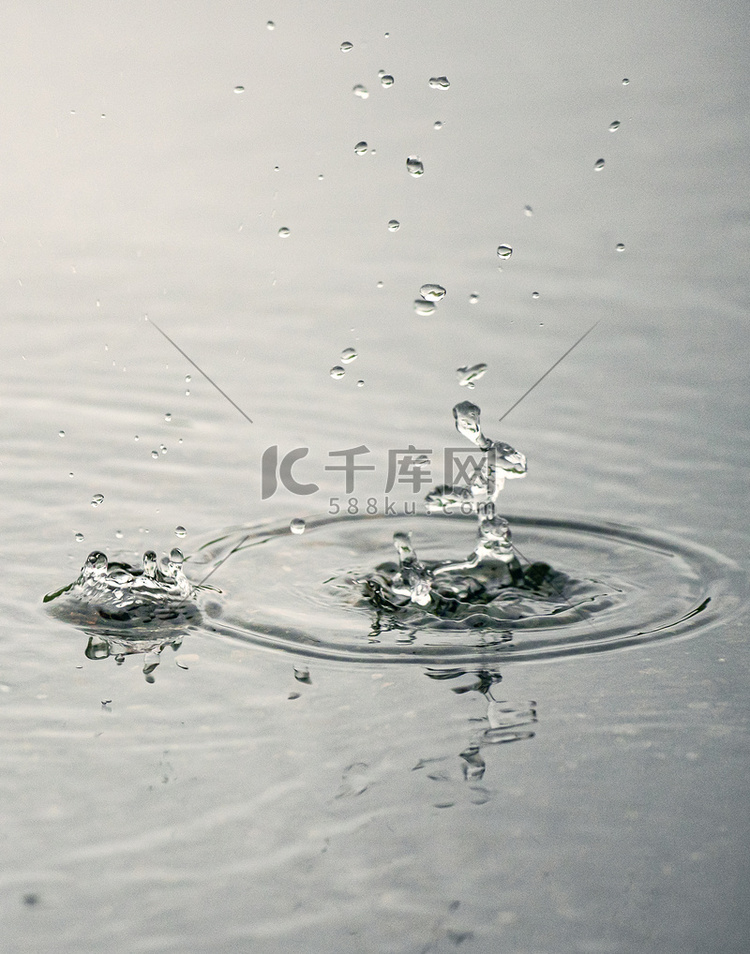 水滴秋季雨室外飞溅摄影图配图