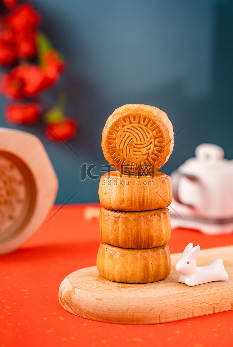 中秋节美食传统佳节月饼摄影图配