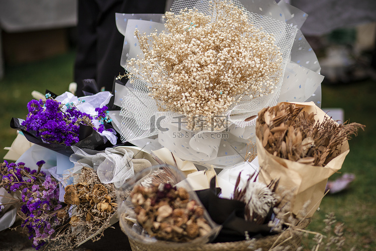 地上的干花下午花室外无摄影图配