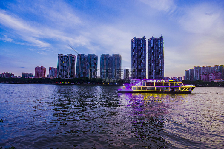 广州珠江游艇城市建筑摄影图配图