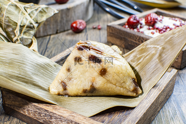 红豆糯米粽早晨红豆糯米粽室内静