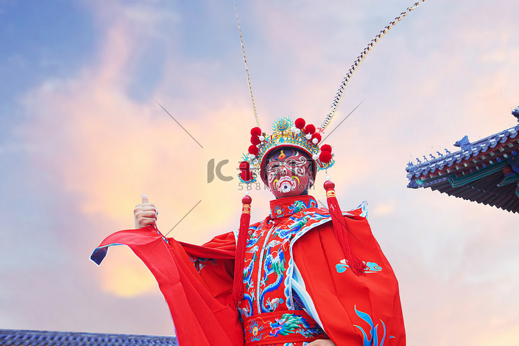 国潮复兴白天变脸男演员天坛公园