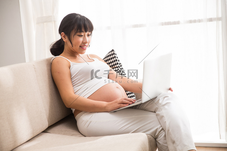 孕妇使用电脑