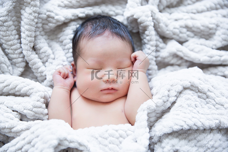 新生婴儿可爱宝宝儿童人像摄影图