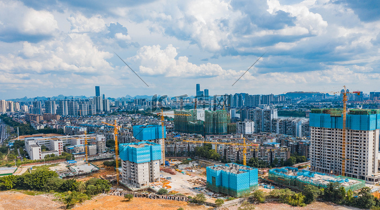 建筑中午施工建筑施工场地航拍摄