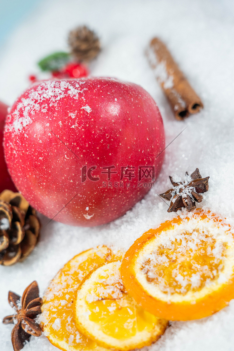 圣诞节红苹果摄影图