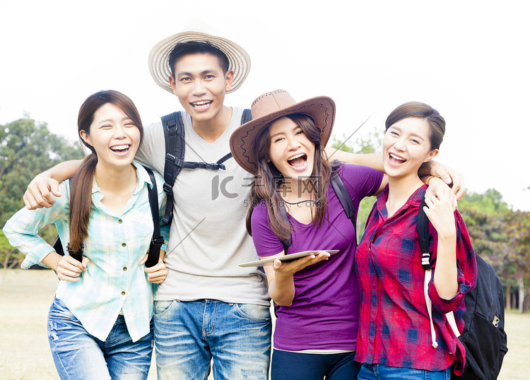 青年组享受假期和旅游 