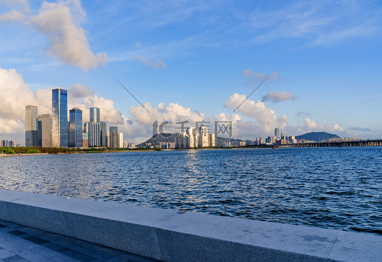 海景海岸黄昏蓝天风光摄影图配图