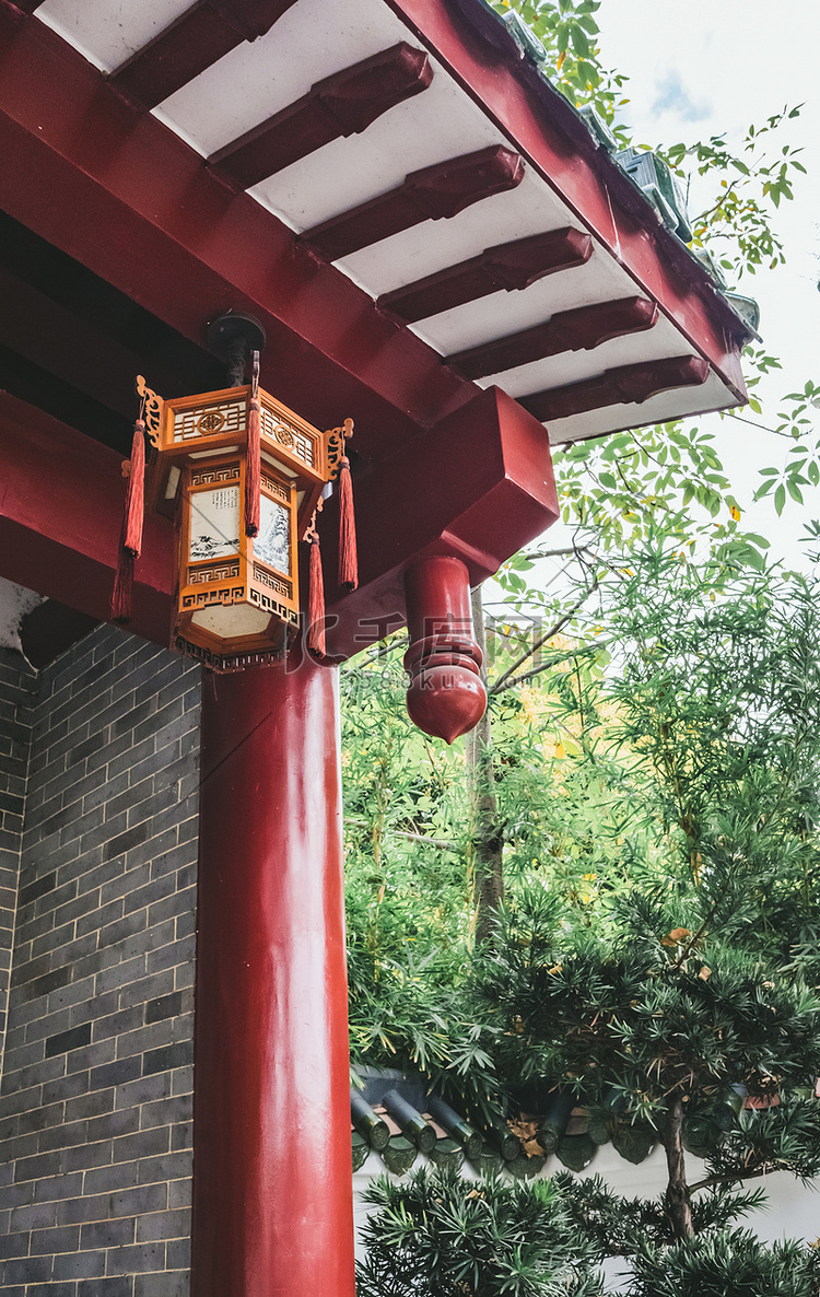 古建筑中式建筑屋檐灯笼摄影图配