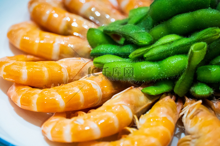 鲜虾夏季毛豆蒸虾美食静物摄影图