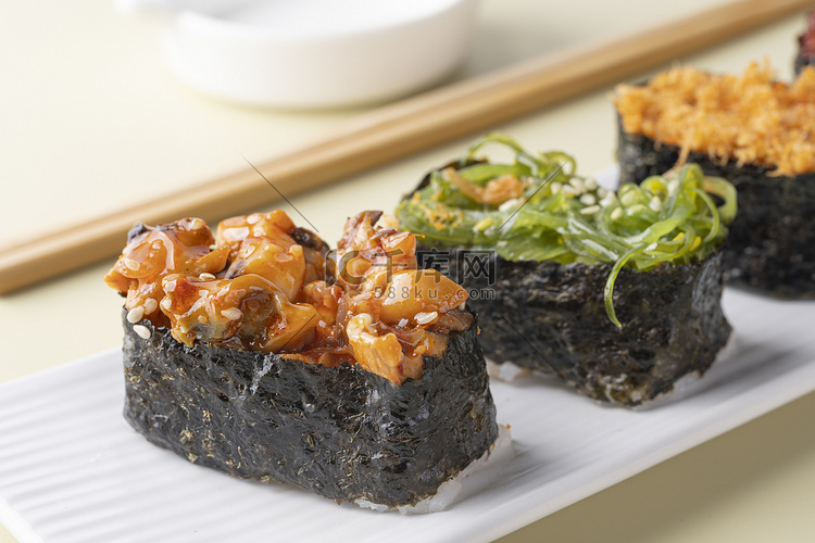 日式小吃干净清新寿司摄影图配图