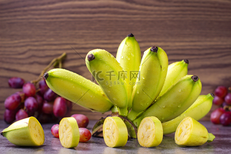 静物新鲜香蕉香蕉皇帝蕉芭蕉摄影