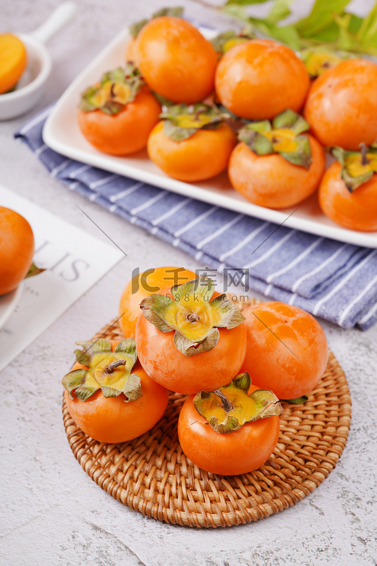 爆甜甜柿子秋季美味水果摄影图配