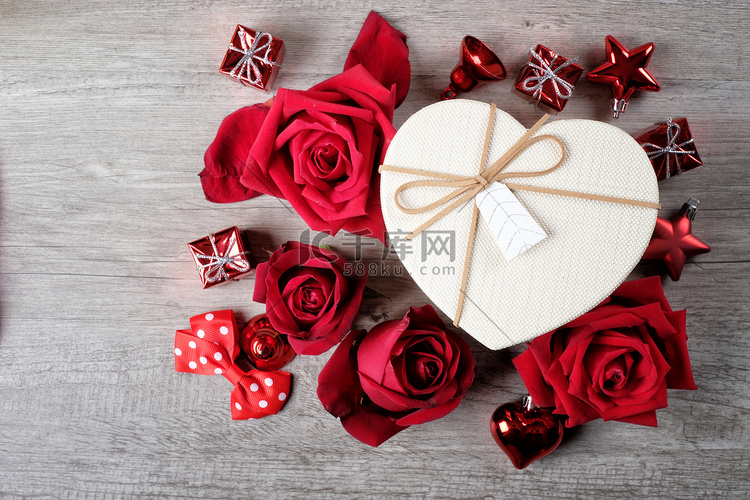 情人节的概念与红玫瑰, 礼品盒