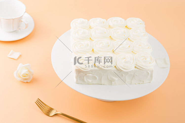 蛋糕玫瑰糕点精致甜品蛋糕店生日