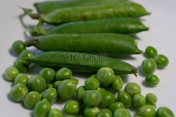 豌豆意面甘蓝绿色西餐美食食物面