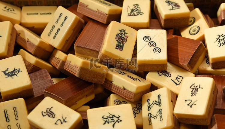 复古骨竹麻将或麻将玩瓷砖盒。特