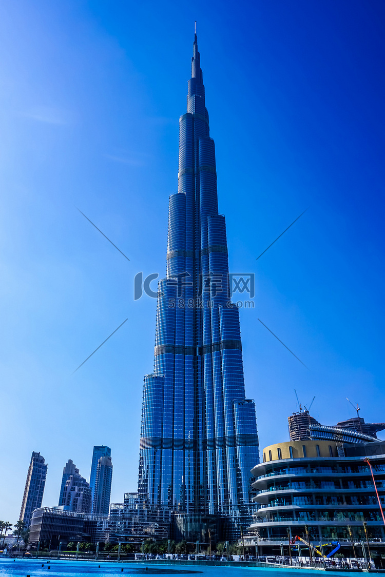 迪拜哈利法塔塔正面全景与风景如