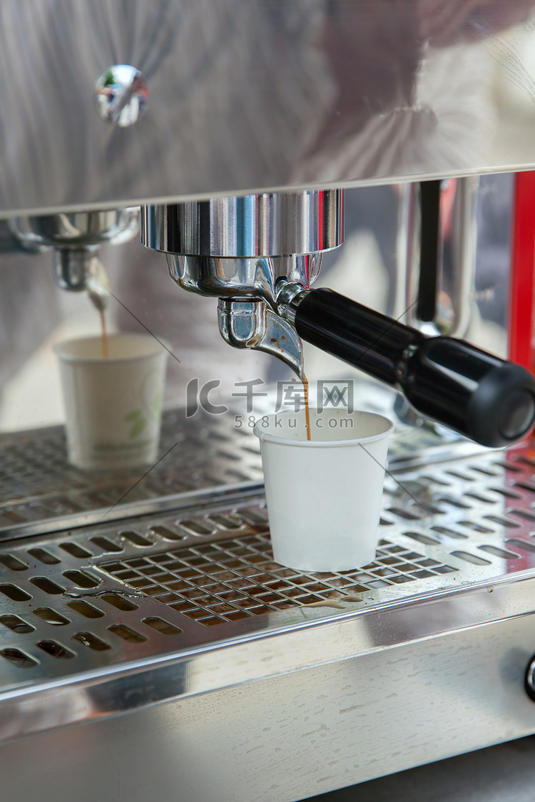 咖啡机生产浓缩咖啡
