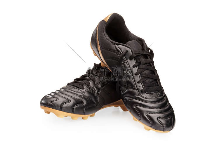 黑色皮革的足球鞋