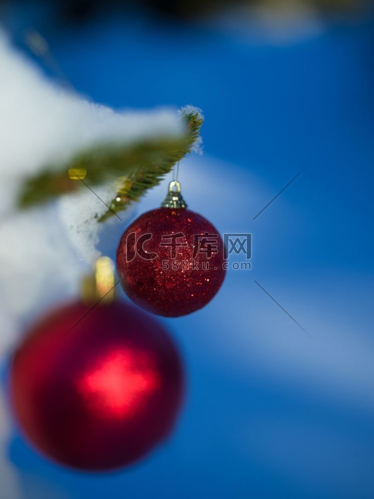 真雪圣诞树红球装饰品