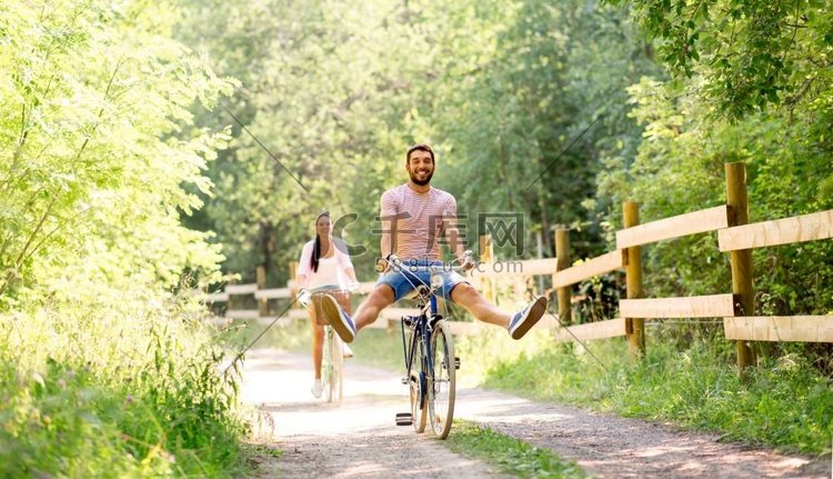 骑自行车，休闲和生活方式的概念
