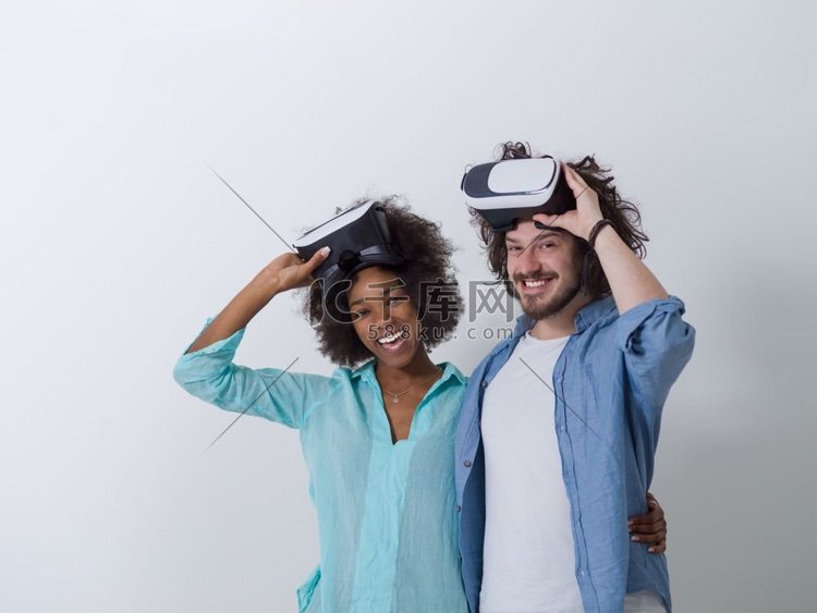 获得使用虚拟现实VR耳机眼镜的