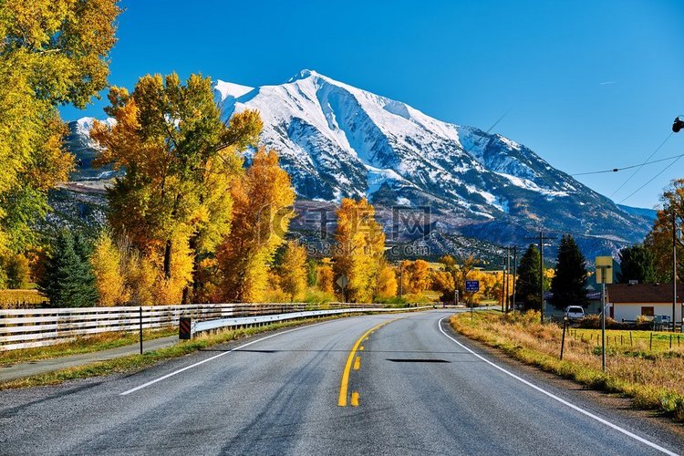 秋天，美国科罗拉多州落基山脉的