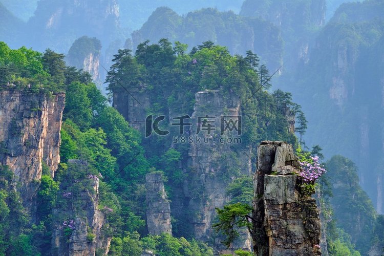 著名的旅游景点中国-张家界石柱