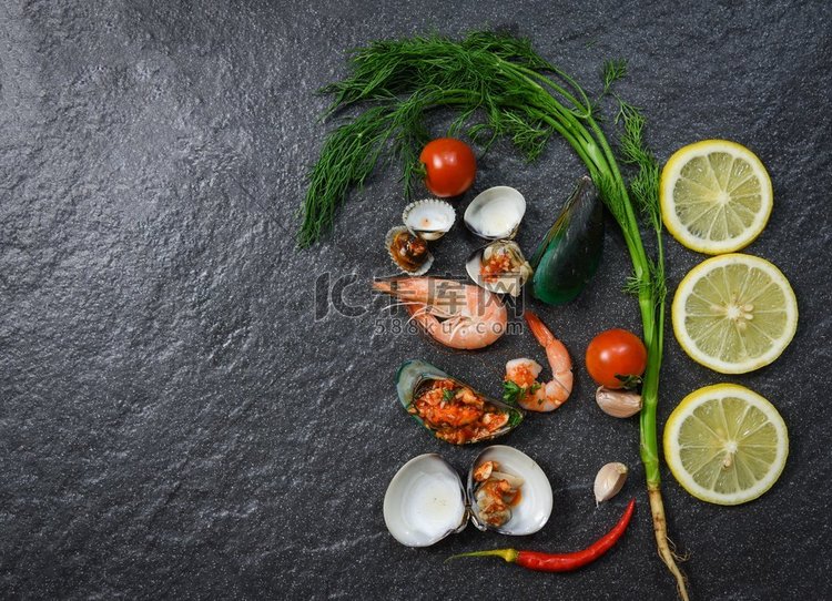 海鲜板与虾虾熟的贝类贻贝蛤蚌煮