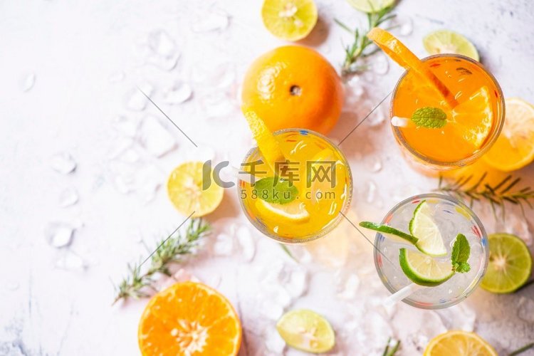  饮料，蓝莓，柑橘，鸡尾酒